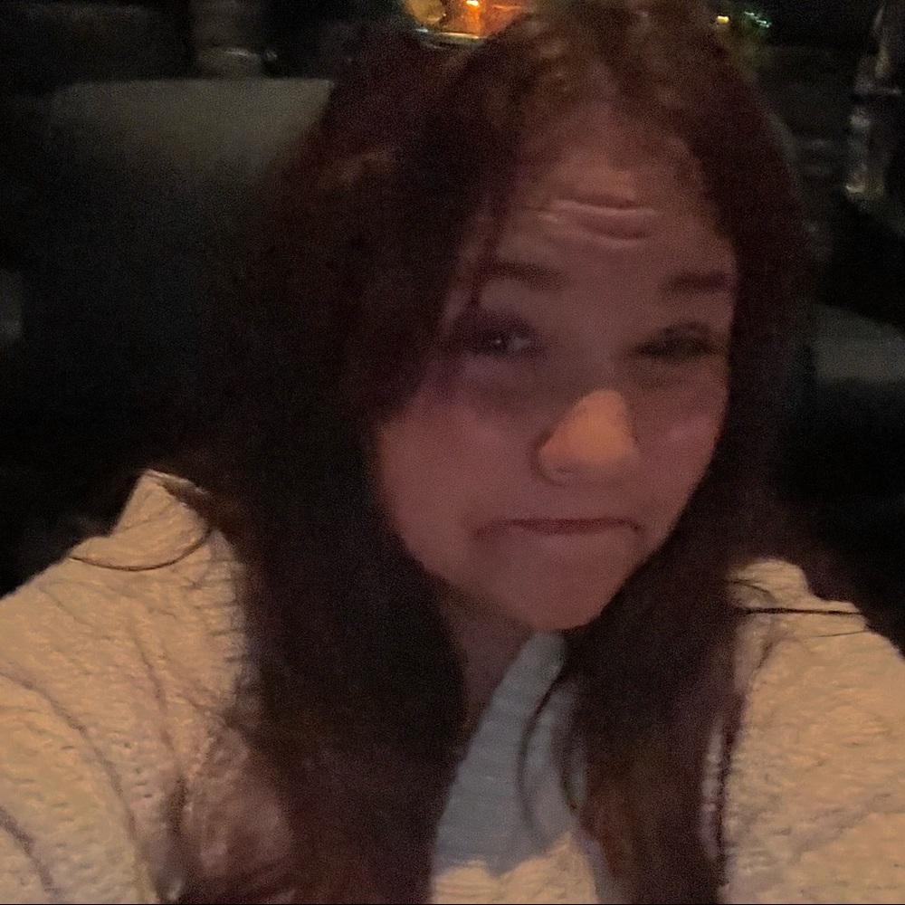 Meet your Posher, Elizabeth